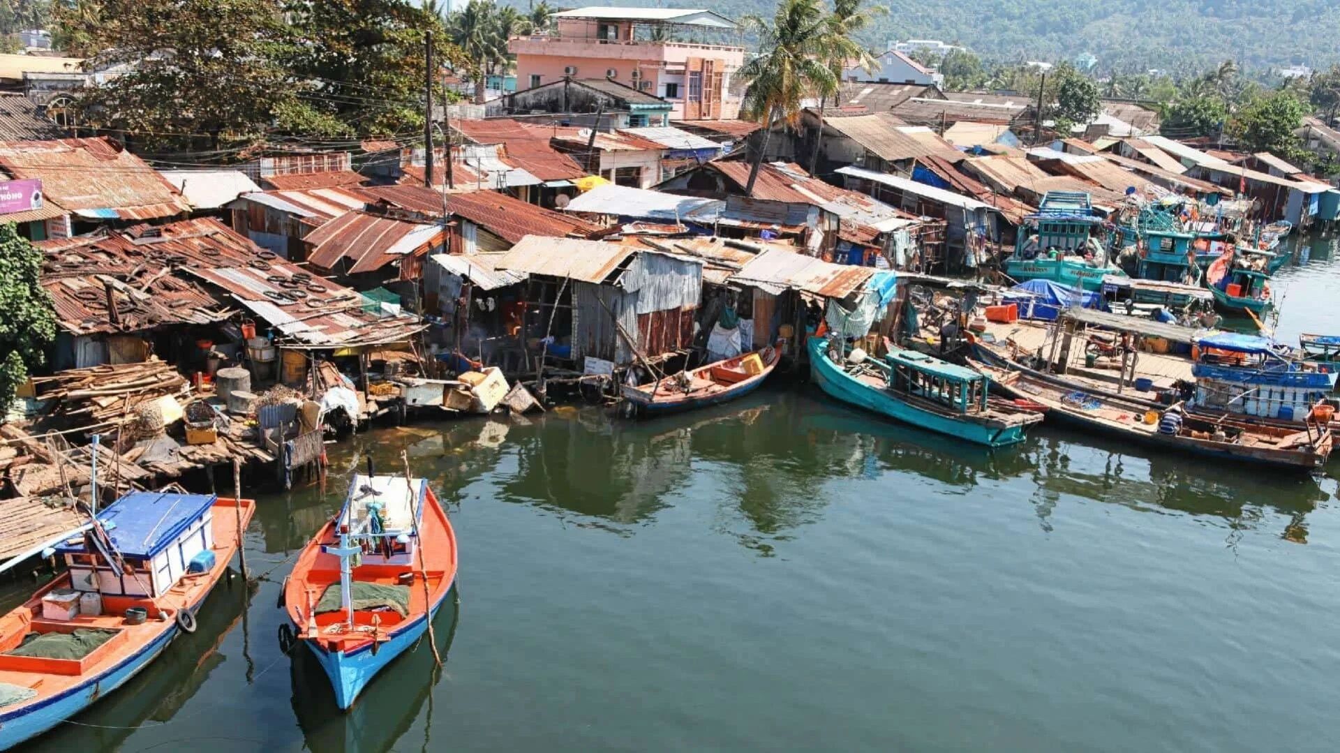 Phu Quoc Ham Ninh Fishing Village - Eating where fishermen eat – authentic never tasted better